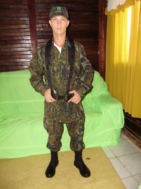 Matheus Torrente na Aeronáutica em 2011